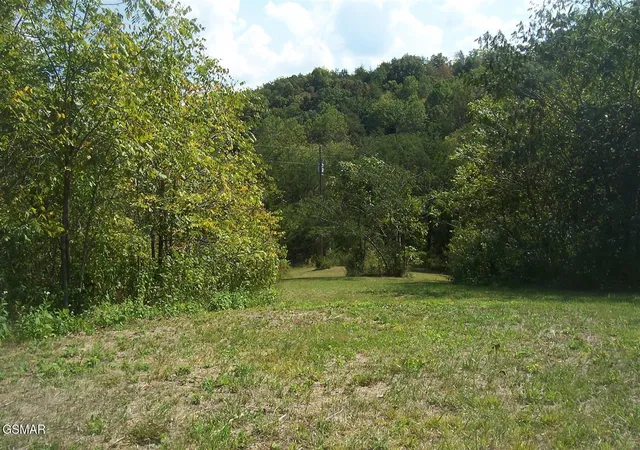 Photo 3 of Single family home for sale at 798 Fairgarden Cir, Sevierville, TN 37876 | MLS# 3304078 | Listing updated on 2026-09-11