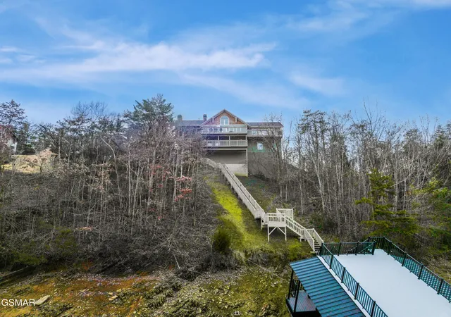 Photo 3 of Single family home for sale at 1965 Mccroskey Ln, Sevierville, TN 37876 | MLS# 3263110 | Listing updated on 2026-09-11