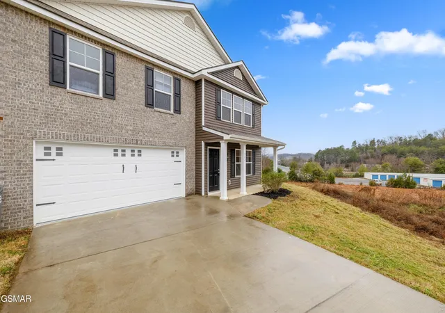 Photo 2 of Sale Pending at 542 Reserve Way, Dandridge, TN 37725 | MLS# 3548430 | Listing updated on 2026-09-14