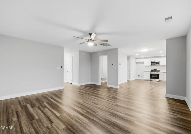 Photo 4 of Sale Pending at 542 Reserve Way, Dandridge, TN 37725 | MLS# 3548430 | Listing updated on 2026-09-14