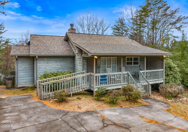 Photo 2 of Single family home for sale at 550 Sassafras Trl, Sevierville, TN 37876 | MLS# 3304495 | Listing updated on 2026-09-11