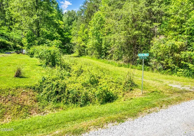 Photo 2 of Sale Pending at 5 Amis Way, Sevierville, TN 37876 | MLS# 3544558 | Listing updated on 2026-09-11