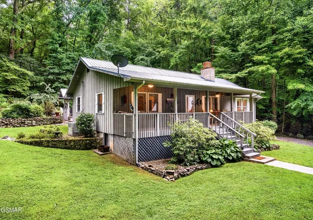 Photo 3 of Single family home for sale at 3480 Sugar Camp Cir, Sevierville, TN 37862 | MLS# 3304106 | Listing updated on 2026-09-11