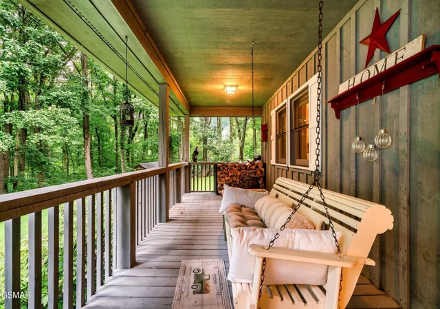 Photo 4 of Single family home for sale at 3480 Sugar Camp Cir, Sevierville, TN 37862 | MLS# 3304106 | Listing updated on 2026-09-11