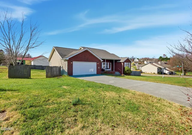 Photo 2 of Single family home for sale at 1660 Turtle Dove Trl, Sevierville, TN 37862 | MLS# 3304108 | Listing updated on 2026-09-11