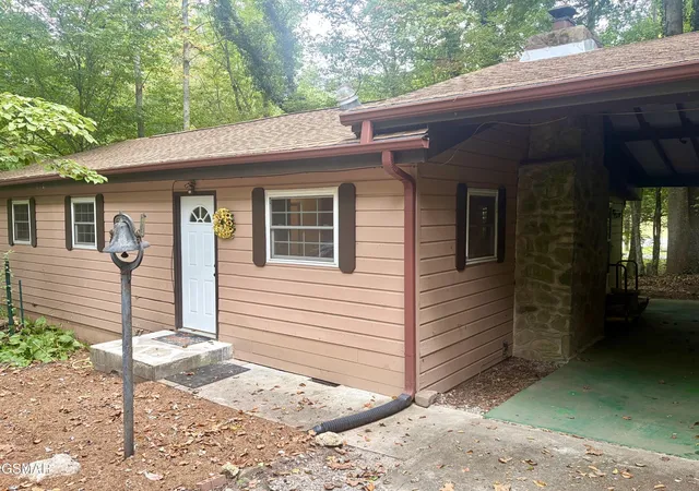 Photo 2 of Single family home for sale at 4413 E Scenic Dr, Gatlinburg, TN 37738 | MLS# 3264187 | Listing updated on 2026-10-08