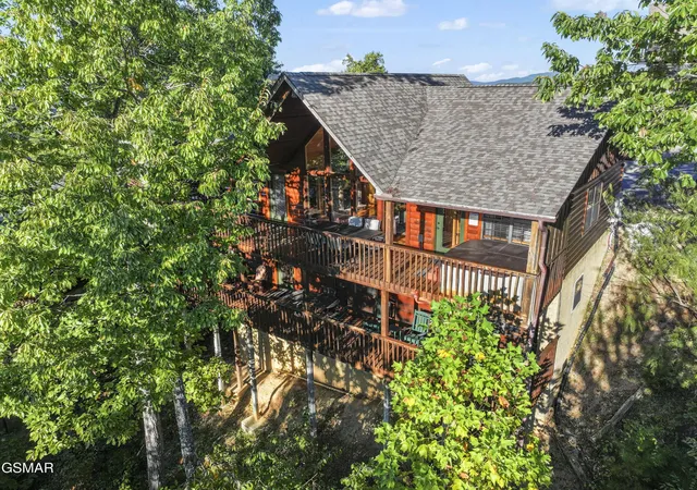 Photo 3 of Multi family home for sale at 1550 Bears Den Way, Sevierville, TN 37876 | MLS# 3317246 | Listing updated on 2026-09-11