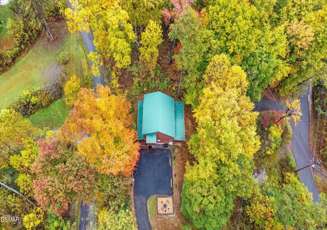 Photo 2 of Single family home for sale at 610 Timber Ridge Road, Gatlinburg, TN 37738 | MLS# 3528413 | Listing updated on 2026-09-11