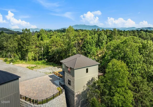 Photo 2 of Single family home for sale at 1130 Lee Cardwell Circle #7, Pigeon Forge, TN 37863 | MLS# 3278423 | Listing updated on 2026-09-11