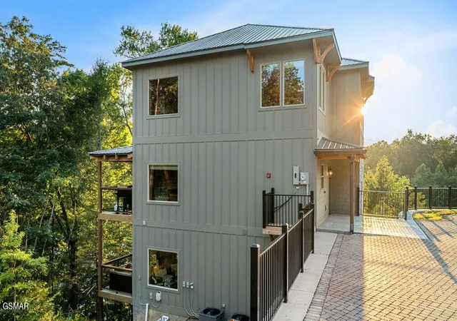 Photo 3 of Single family home for sale at 1130 Lee Cardwell Circle #7, Pigeon Forge, TN 37863 | MLS# 3278423 | Listing updated on 2026-09-11