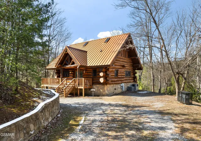 Photo 2 of Single family home for sale at 438 Coyote Rd, Gatlinburg, TN 37738 | MLS# 3548446 | Listing updated on 2026-09-14