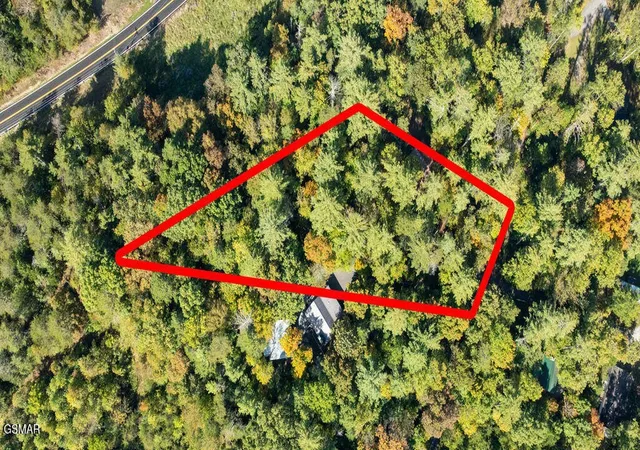 Photo 1 of Sale Pending at 3 Holly Ln, Sevierville, TN 37862 | MLS# 3548006 | Listing updated on 2026-09-14