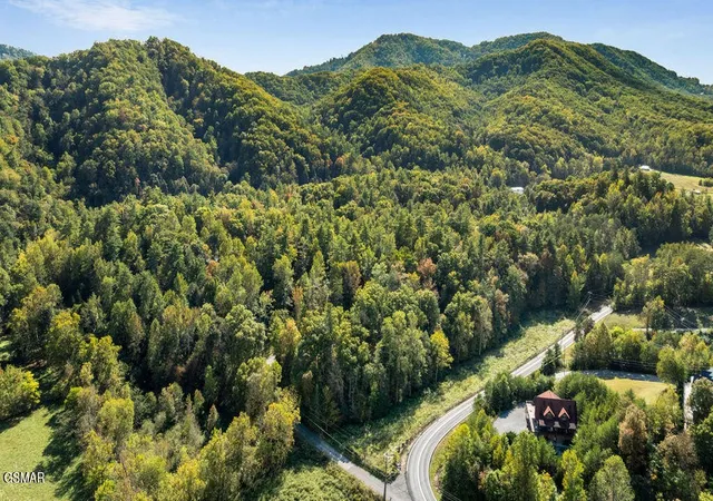 Photo 2 of Sale Pending at 3 Holly Ln, Sevierville, TN 37862 | MLS# 3548006 | Listing updated on 2026-09-14