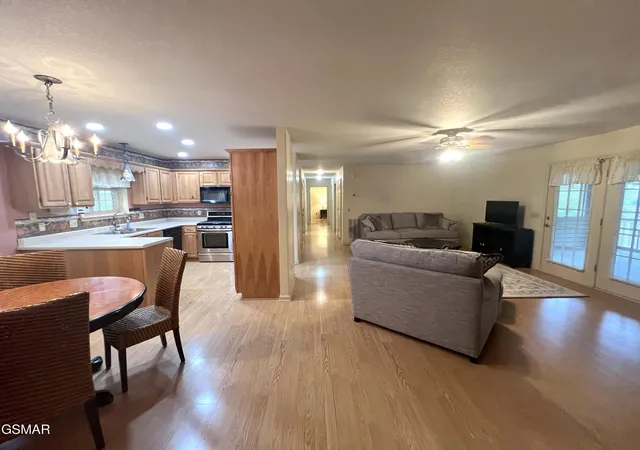 Photo 4 of Single family home for sale at 3661 Boxwood Ln, Sevierville, TN 37862 | MLS# 3548447 | Listing updated on 2026-09-14
