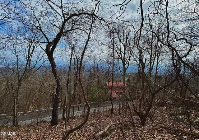 Photo 1 of Sale Pending at 2373 Blf Mountain Rd, Sevierville, TN 37876 | MLS# 3302174 | Listing updated on 2026-09-11