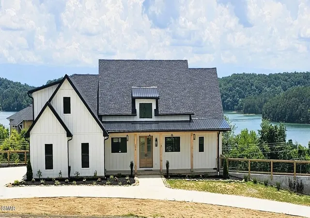 Photo 2 of Single family home for sale at 206 Eagle View Dr, Dandridge, TN 37725 | MLS# 3270073 | Listing updated on 2026-09-11
