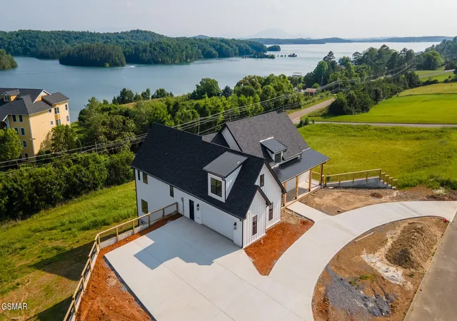 Photo 4 of Single family home for sale at 206 Eagle View Dr, Dandridge, TN 37725 | MLS# 3270073 | Listing updated on 2026-09-11