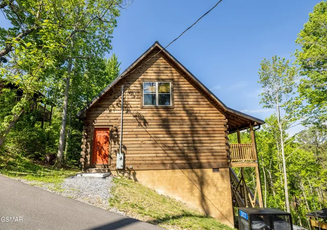 Photo 3 of Sale Pending at 3107 Donegal Way, Sevierville, TN 37862 | MLS# 3305352 | Listing updated on 2026-09-11