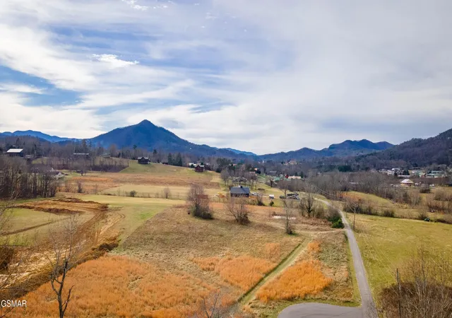 Photo 3 of Land for sale at 10 Tarwater Ln, Sevierville, TN 37862 | MLS# 3278324 | Listing updated on 2026-09-11