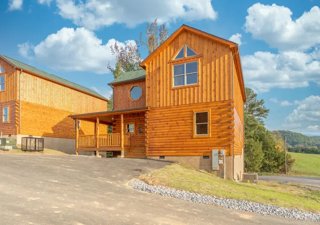 Photo 2 of Sale Pending at 44 Heritage Hills Dr, Pigeon Forge, TN 37862 | MLS# 3278406 | Listing updated on 2026-09-11