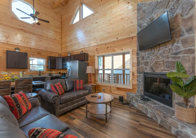 Photo 3 of Sale Pending at 44 Heritage Hills Dr, Pigeon Forge, TN 37862 | MLS# 3278406 | Listing updated on 2026-09-11