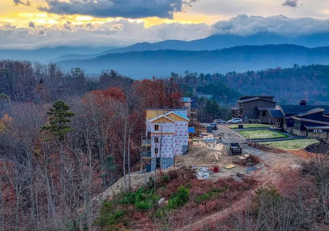 Photo 2 of Sale Pending at 2670 Cloud View Dr, Sevierville, TN 37862 | MLS# 3528627 | Listing updated on 2026-09-11