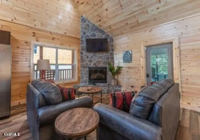 Photo 3 of Sale Pending at 23 Heritage Hills Dr, Pigeon Forge, TN 37863 | MLS# 3278407 | Listing updated on 2026-10-01