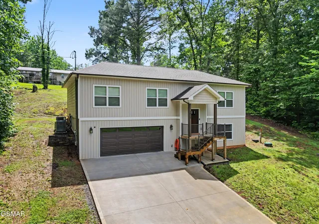 Photo 1 of Single family home for sale at 2068 Highpoint Ln, Sevierville, TN 37876 | MLS# 3298277 | Listing updated on 2026-09-29