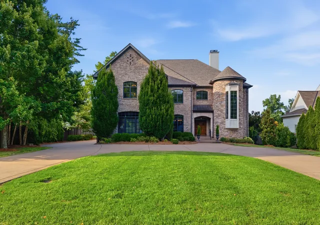Photo 1 of Mansion for sale at 116 Brookfield Ave, Nashville, TN 37205 | MLS# 3233582 | Listing updated on 2026-10-01