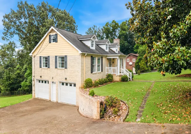 Photo 1 of Single family home for sale at 5956 Crestview Dr, Hixson, TN 37343 | MLS# 3233710 | Listing updated on 2026-09-24