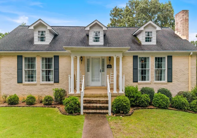 Photo 2 of Single family home for sale at 5956 Crestview Dr, Hixson, TN 37343 | MLS# 3233710 | Listing updated on 2026-09-24