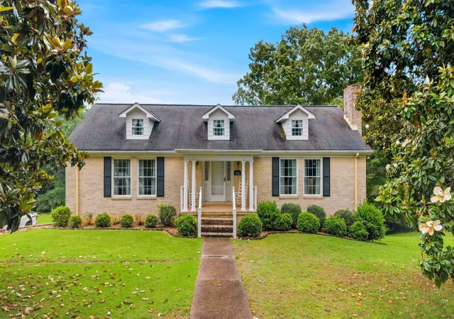 Photo 3 of Single family home for sale at 5956 Crestview Dr, Hixson, TN 37343 | MLS# 3233710 | Listing updated on 2026-09-24