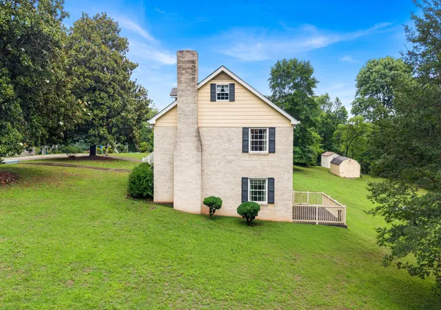 Photo 4 of Single family home for sale at 5956 Crestview Dr, Hixson, TN 37343 | MLS# 3233710 | Listing updated on 2026-09-24