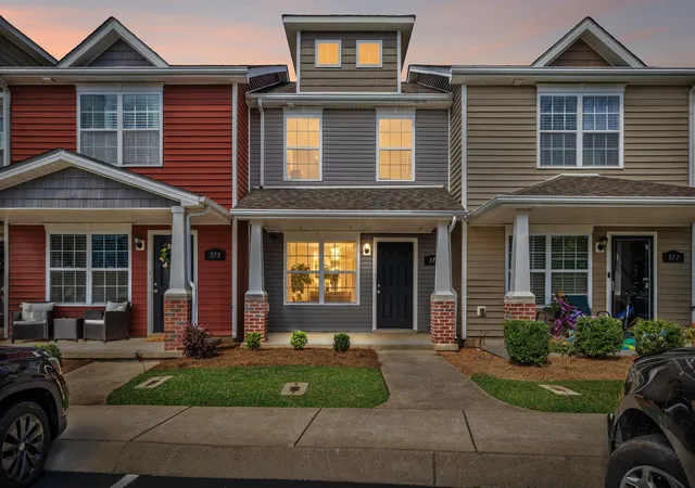 Photo 1 of Townhouse for sale at 375 Sam Houston Cir, Clarksville, TN 37040 | MLS# 3251384 | Listing updated on 2026-09-15