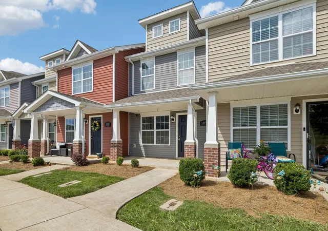 Photo 3 of Townhouse for sale at 375 Sam Houston Cir, Clarksville, TN 37040 | MLS# 3251384 | Listing updated on 2026-09-15