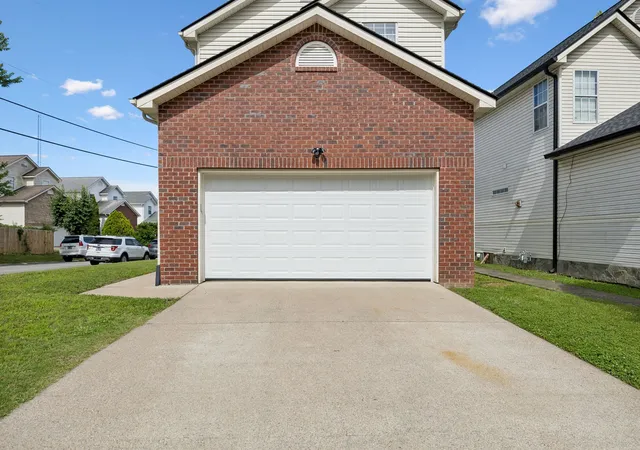 Photo 3 of Single family home for sale at 1501 Bell Tr Dr, Antioch, TN 37013 | MLS# 3513746 | Listing updated on 2026-09-15