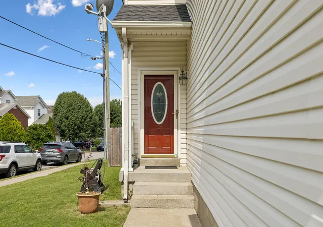 Photo 4 of Single family home for sale at 1501 Bell Tr Dr, Antioch, TN 37013 | MLS# 3513746 | Listing updated on 2026-09-15