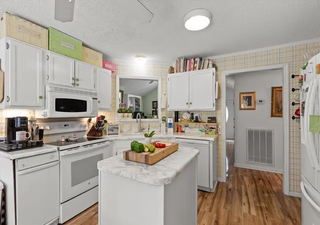 Photo 3 of Single family home for sale at 723 Pine Brow Trl, Chattanooga, TN 37421 | MLS# 3233894 | Listing updated on 2026-09-11