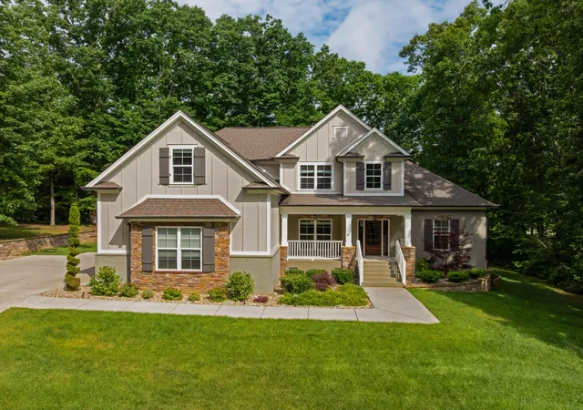Photo 1 of Single family home for sale at 2415 Anchor Trl, Signal Mountain, TN 37377 | MLS# 3234193 | Listing updated on 2026-09-24