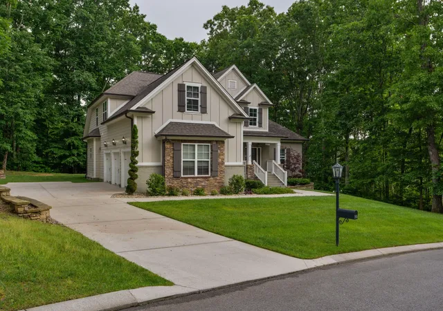 Photo 3 of Single family home for sale at 2415 Anchor Trl, Signal Mountain, TN 37377 | MLS# 3234193 | Listing updated on 2026-09-24