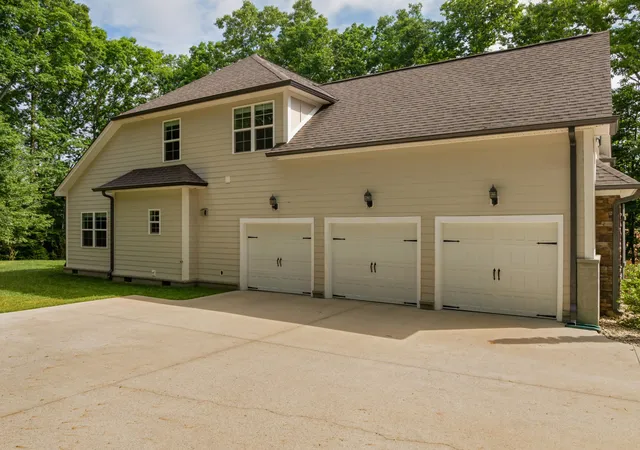 Photo 3 of Single family home for sale at 2415 Anchor Trl, Signal Mountain, TN 37377 | MLS# 3234193 | Listing updated on 2026-09-24