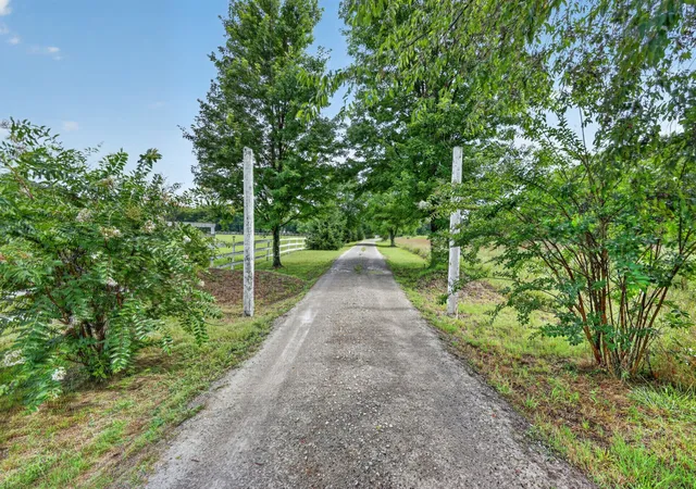 Photo 2 of Manufactured home for sale at 2388 Bear Crk Pike, Columbia, TN 38401 | MLS# 3260824 | Listing updated on 2026-09-26