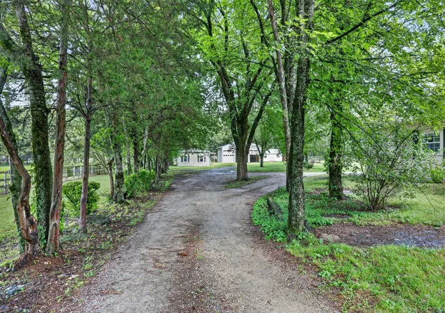 Photo 3 of Manufactured home for sale at 2388 Bear Crk Pike, Columbia, TN 38401 | MLS# 3260824 | Listing updated on 2026-09-26