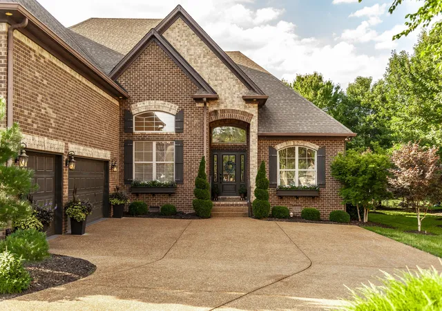 Photo 3 of Single family home for sale at 1012 Broughton Pl, Gallatin, TN 37066 | MLS# 3243185 | Listing updated on 2026-09-15