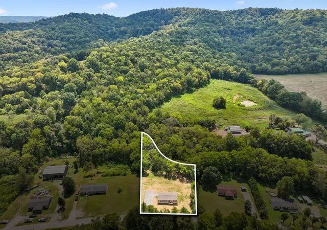 Photo 2 of Manufactured home for sale at 6230 Walker Crk Rd, Alexandria, TN 37012 | MLS# 3544429 | Listing updated on 2026-10-01
