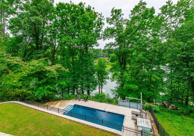 Photo 2 of Single family home for sale at 1043 Clift Cave Dr, Soddy Daisy, TN 37379 | MLS# 3239612 | Listing updated on 2026-09-11