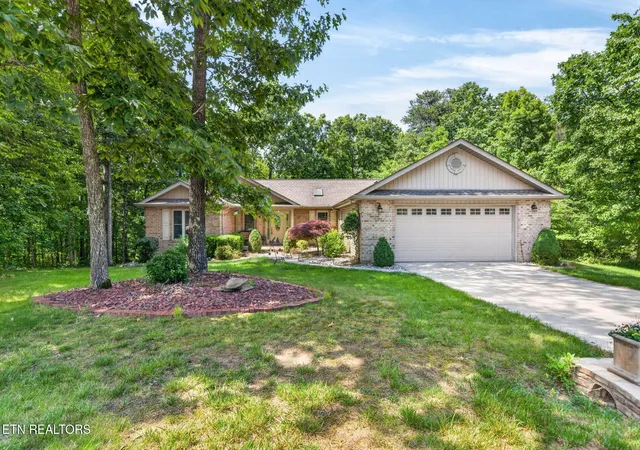 Photo 1 of Single family home for sale at 657 Lakeview Dr, Crossville, TN 38558 | MLS# 3239660 | Listing updated on 2026-09-12