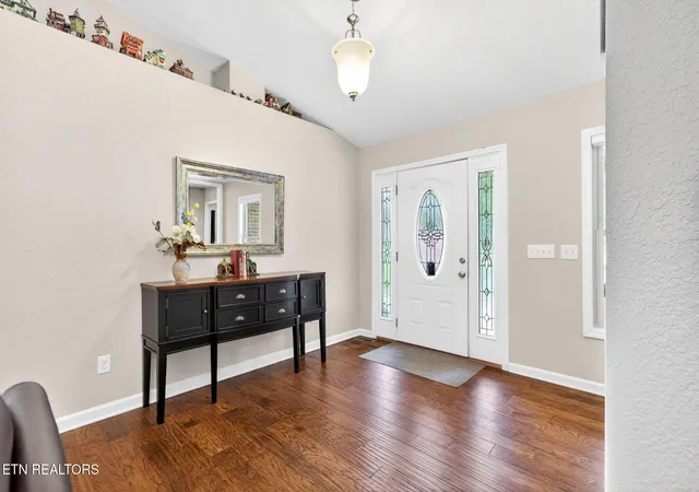 Photo 4 of Single family home for sale at 657 Lakeview Dr, Crossville, TN 38558 | MLS# 3239660 | Listing updated on 2026-09-12