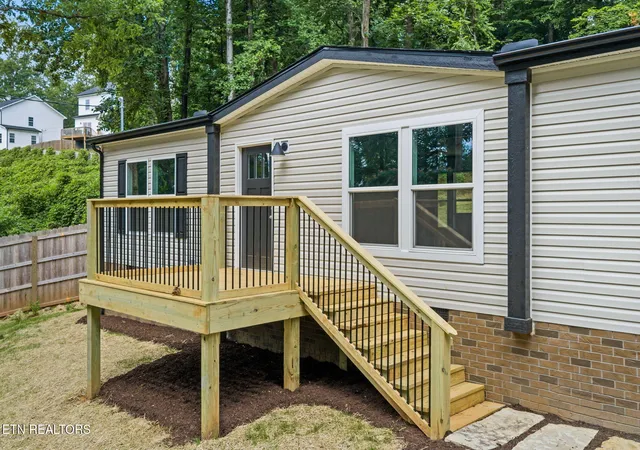 Photo 3 of Manufactured home for sale at 1153 Army St, Knoxville, TN 37920 | MLS# 3544619 | Listing updated on 2026-09-14