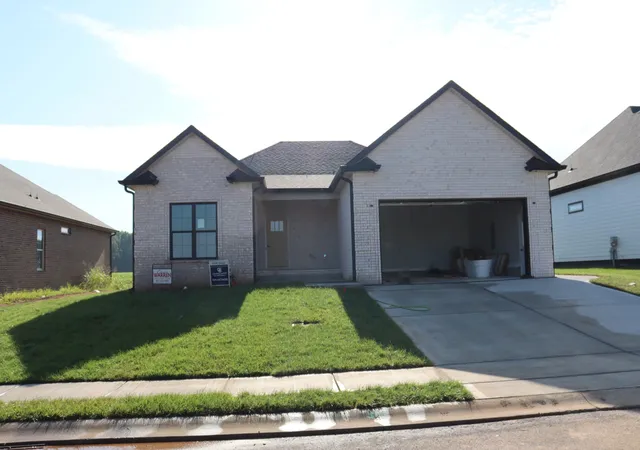 Photo 2 of Single family home for sale at 221 Harvest Moon Dr, Clarksville, TN 37043 | MLS# 3242194 | Listing updated on 2026-09-08